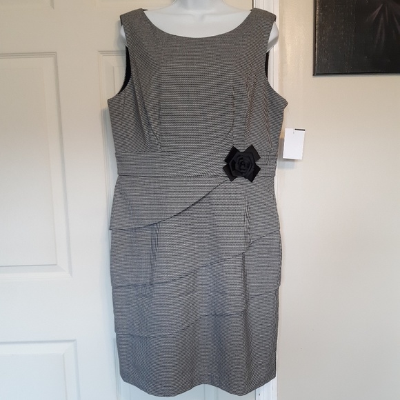 NWT New Connected Apparel Sleeveless Sheath Dress - Picture 1 of 8